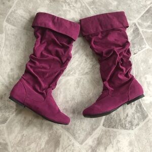 QUPID hot pink flat faux suede boots size 6
